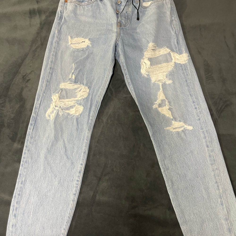 Levi ripped women’s jeans